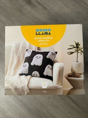 Mondo Llama Black Ghost Punch Needling Pillow Kit